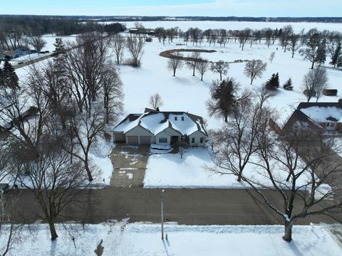 Photo of 417 Golf Terrace, Litchfield, MN 55355 (MLS # 7023263)