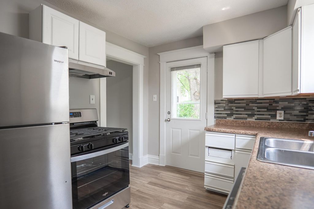 Photo of 938 Cypress Street, Saint Paul, MN 55106 (MLS # 6810016)