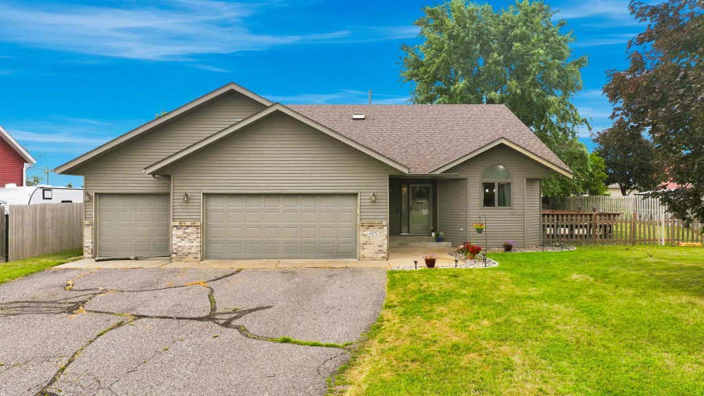 Photo of 405 15th Street N, Sauk Rapids, MN 56379 (MLS # 7121652)