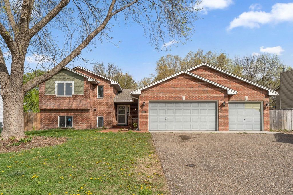 Photo of 8568 Chanhassen Hills Drive S, Chanhassen, MN 55317 (MLS # 7061569)