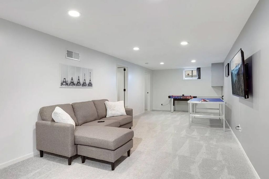 Photo of 5656 Zane Avenue N, Crystal, MN 55429 (MLS # 6823750)