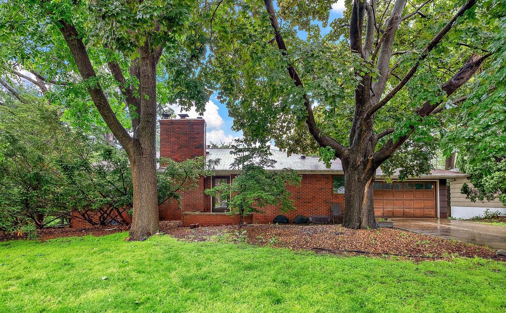 Photo of 5241 Edenmoor Street, Edina, MN 55436 (MLS # 6826702)