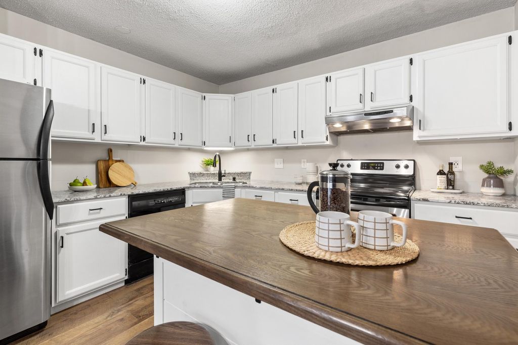 Photo of 2240 Ridge Drive #13, Saint Louis Park, MN 55416 (MLS # 7004950)