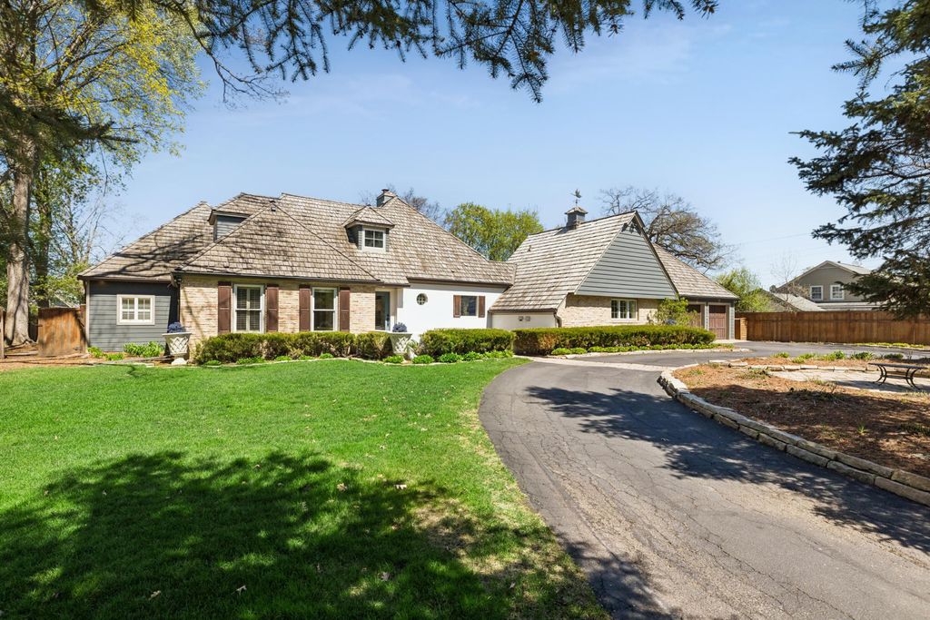 Photo of 5404 Interlachen Boulevard, Edina, MN 55436 (MLS # 7056421)