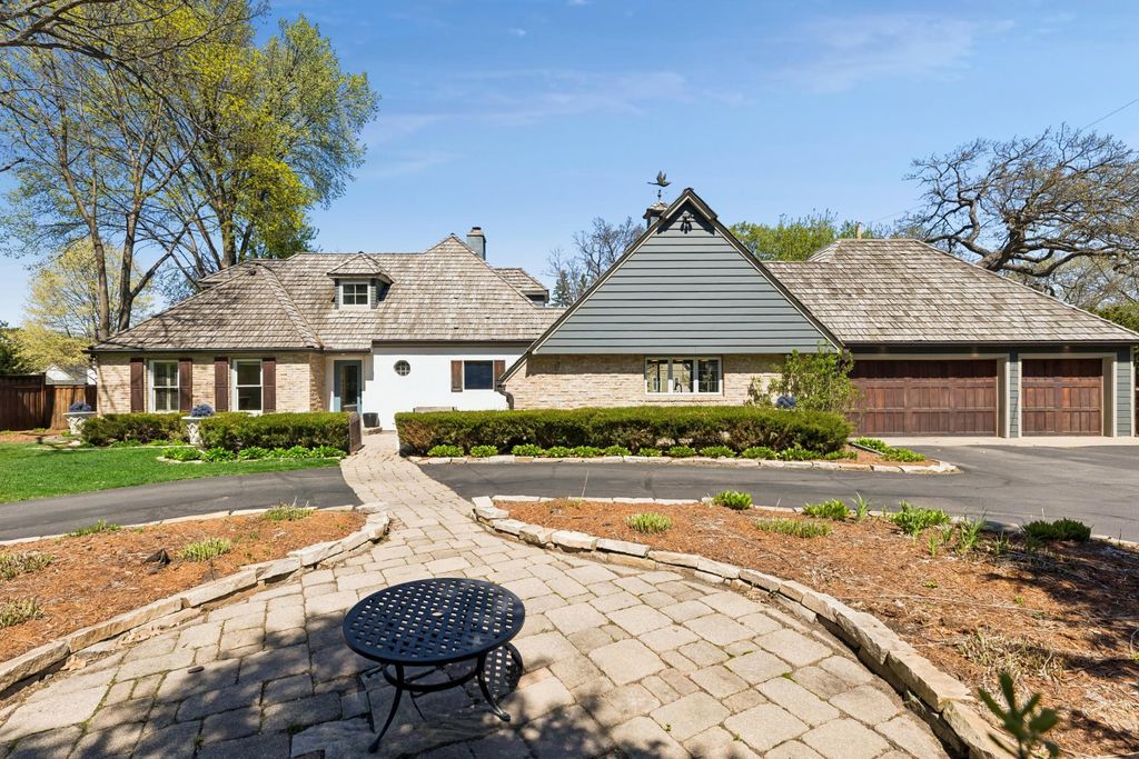 Photo of 5404 Interlachen Boulevard, Edina, MN 55436 (MLS # 7056421)