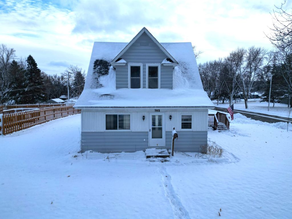 Photo of 702 E Adolphus Avenue, Fergus Falls, MN 56537 (MLS # 7010072)