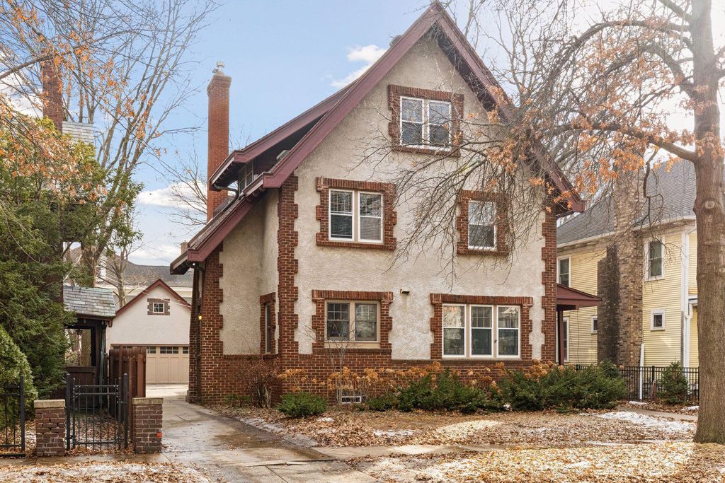 Photo of 806 Osceola Avenue, Saint Paul, MN 55105 (MLS # 7017334)