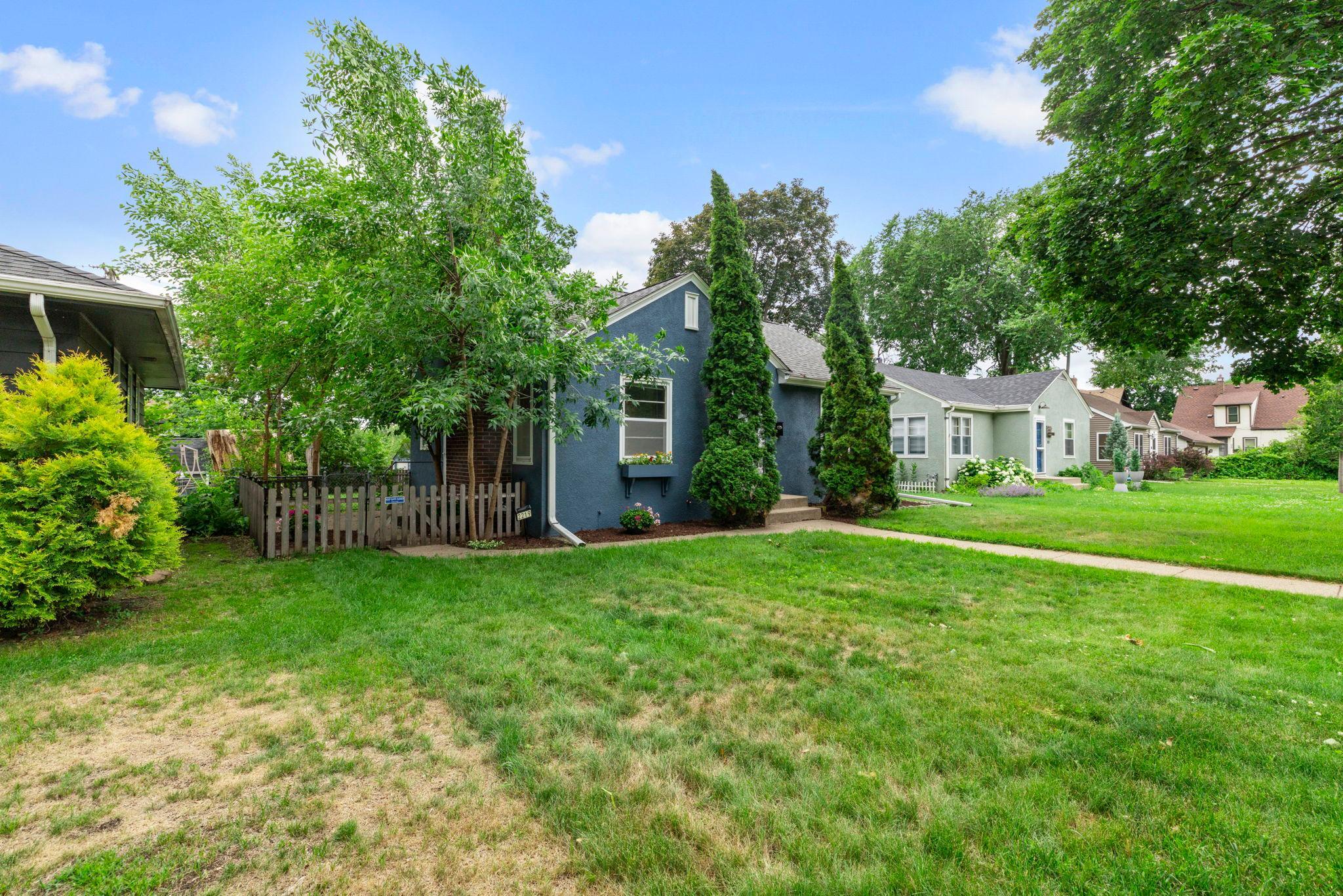 2219 E 36 1/2 Street