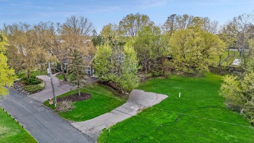 Photo of 2308 Huntington Point Road E, Wayzata, MN 55391 (MLS # 7065001)