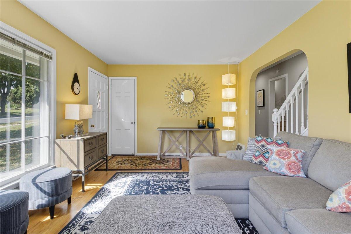 5913 Pillsbury Avenue S