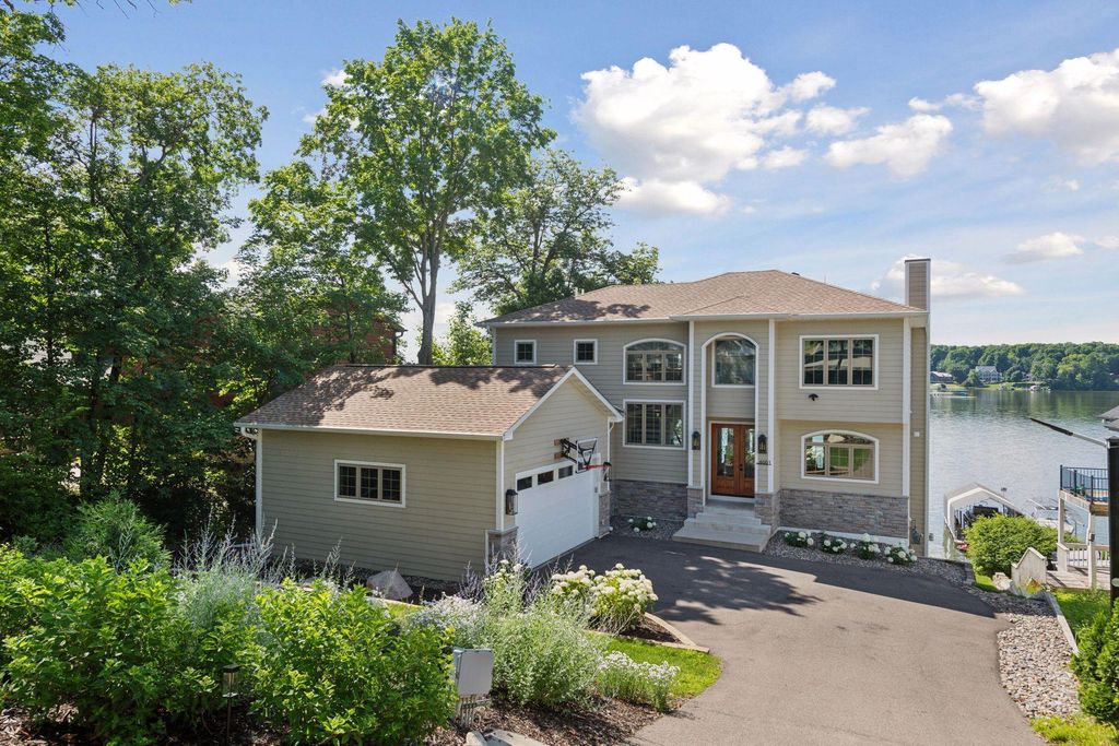 Photo of 6001 Ridgewood Road, Mound, MN 55364 (MLS # 7009702)