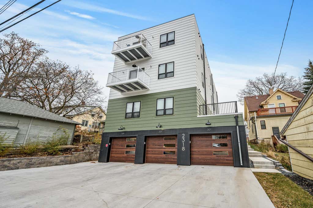 Photo of 2318 2318 Johnson St NE #201, Minneapolis, MN 55408 (MLS # 7126401)