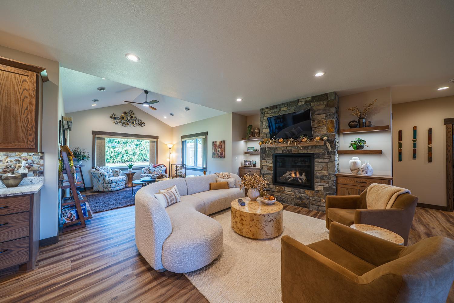 626 Lake Forest Circle