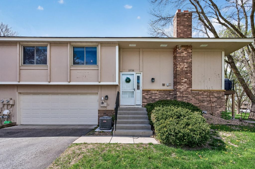 Photo of 13720 74th Avenue N, Maple Grove, MN 55311 (MLS # 7067949)