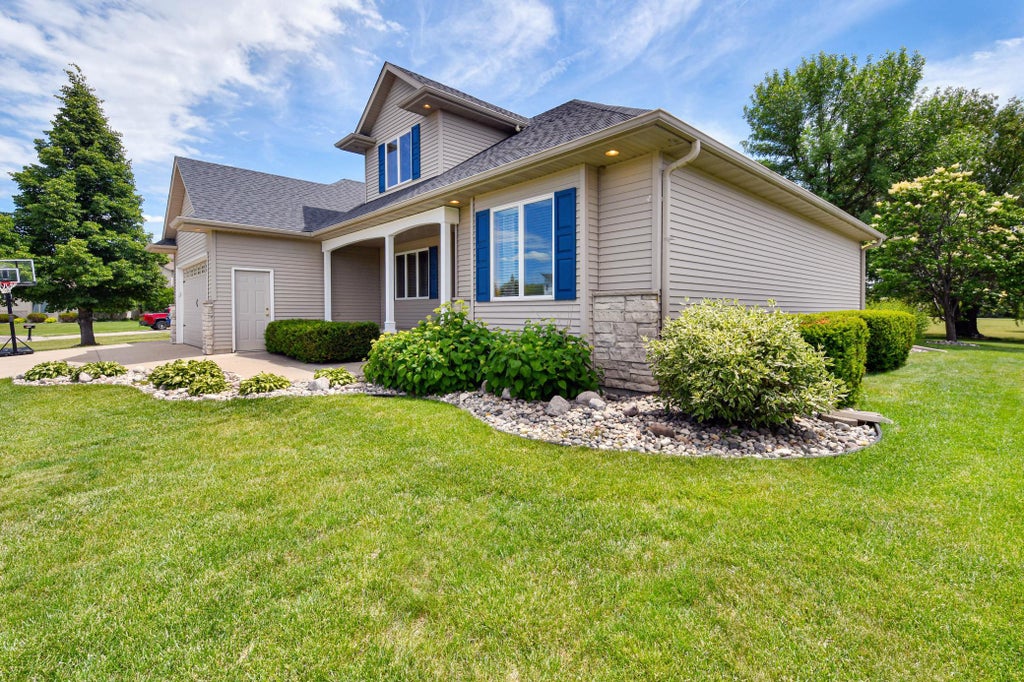 Photo of 309 43rd Avenue S, Moorhead, MN 56560 (MLS # 7099468)