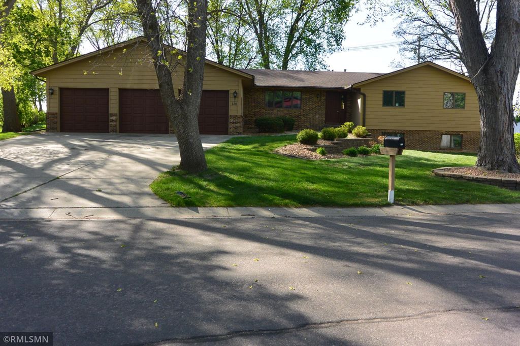 Photo of 120 Edgewood Drive, Glencoe, MN 55336 (MLS # 7073106)