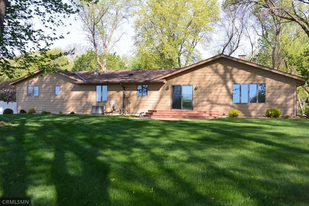 Photo of 120 Edgewood Drive, Glencoe, MN 55336 (MLS # 7073106)