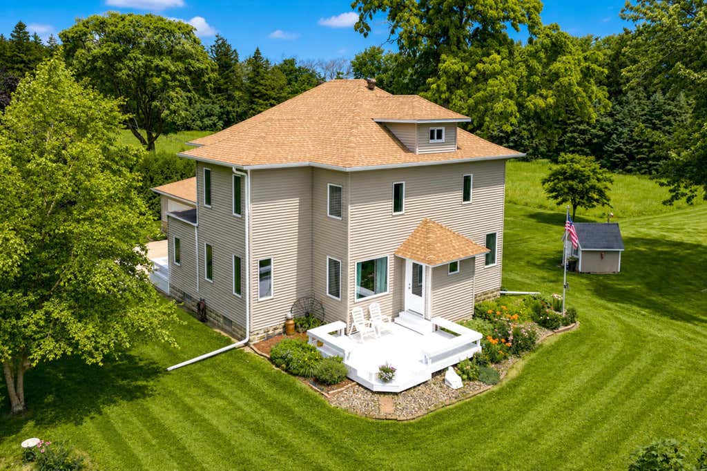 Photo of 19933 900th Avenue, Austin, MN 55912 (MLS # 7107993)