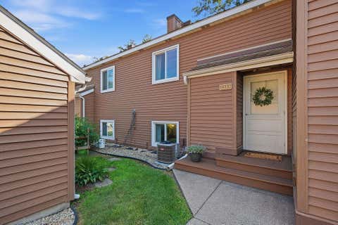 Photo of 2313 Territorial Road, Saint Paul, MN 55114 (MLS # 7128073)