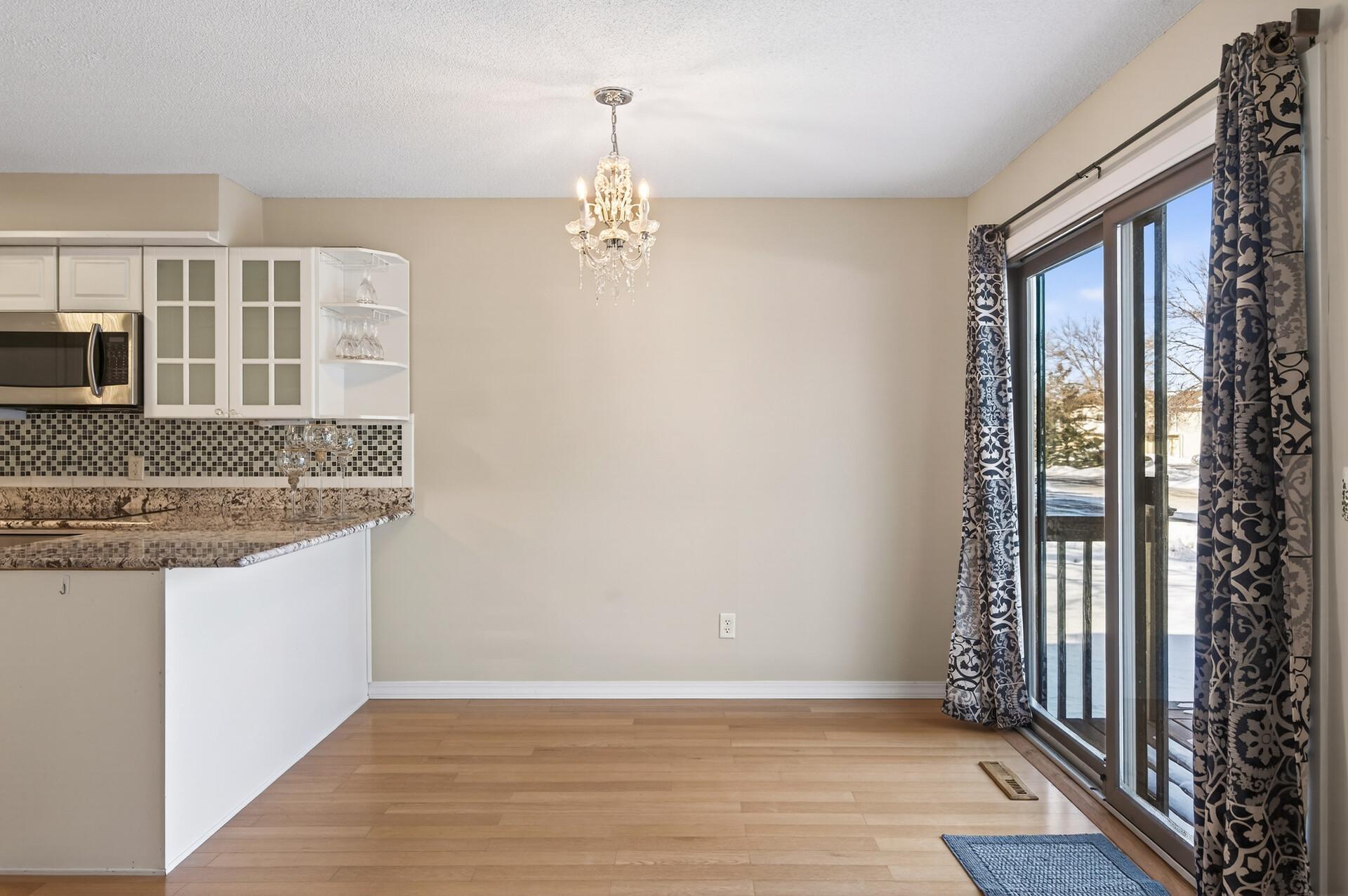 3287 Arcade Street S