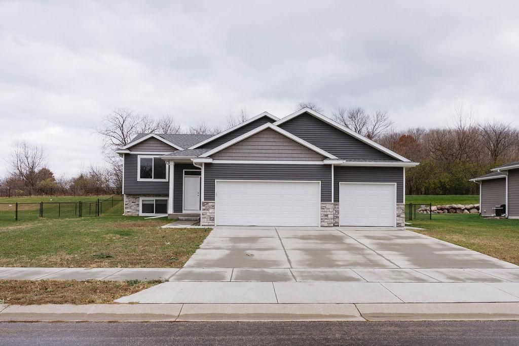 Photo of 6786 Gaillardia Drive NW, Rochester, MN 55901 (MLS # 7033419)