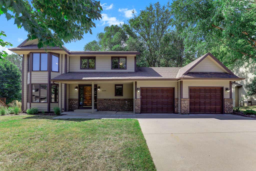 Photo of 4690 Parkridge Drive, Eagan, MN 55123 (MLS # 7134883)