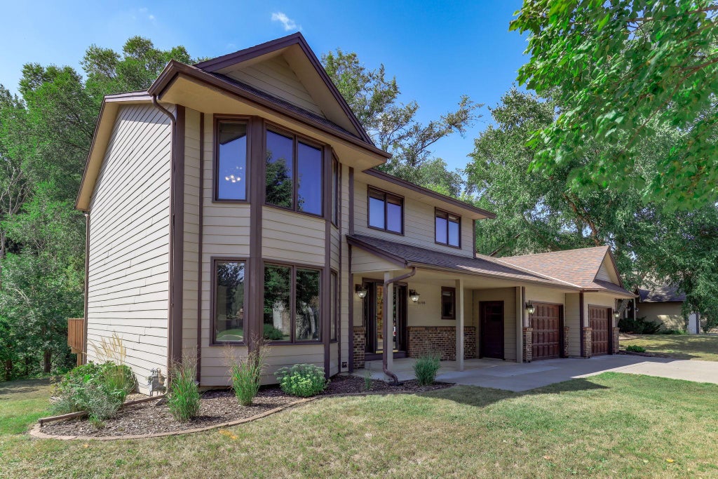 Photo of 4690 Parkridge Drive, Eagan, MN 55123 (MLS # 7134883)