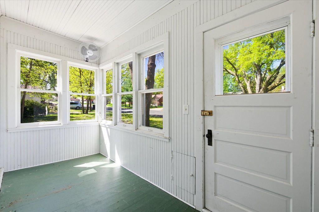 Photo of 131 Main Street N, Shakopee, MN 55379 (MLS # 7069533)