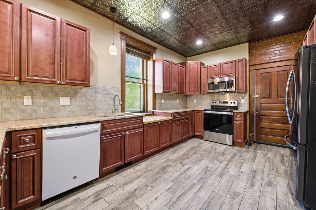 Photo of 131 Main Street N, Shakopee, MN 55379 (MLS # 7069533)