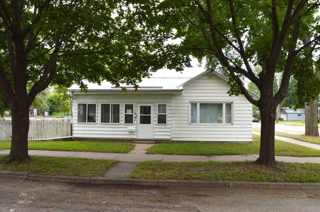 Photo of 574 Wilson Street, Winona, MN 55987 (MLS # 7122198)