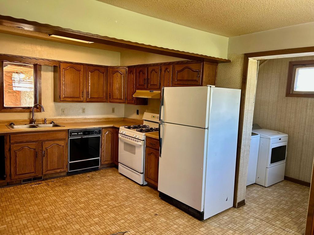 Photo of 2090 Quentin Avenue S, Lakeland, MN 55043 (MLS # 7060742)