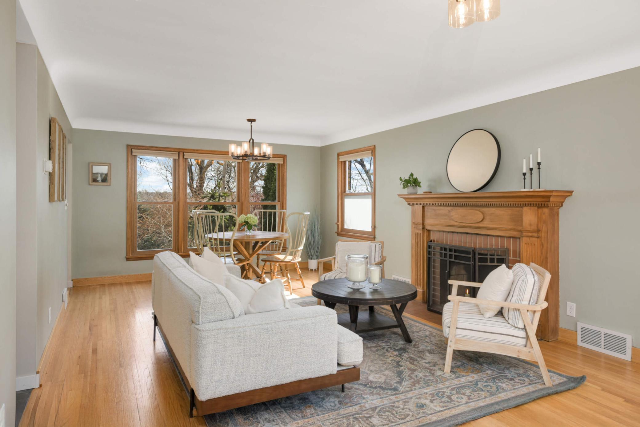 604 Lexington Parkway S