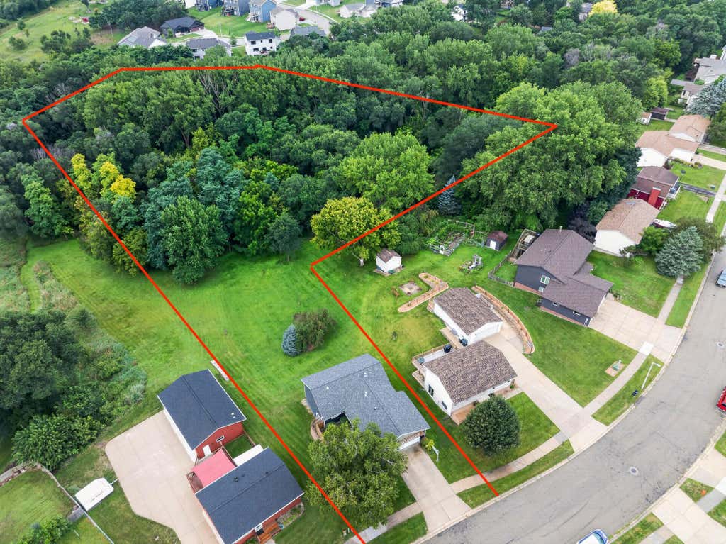 Photo of 614 37th Street SW, Rochester, MN 55902 (MLS # 7111651)