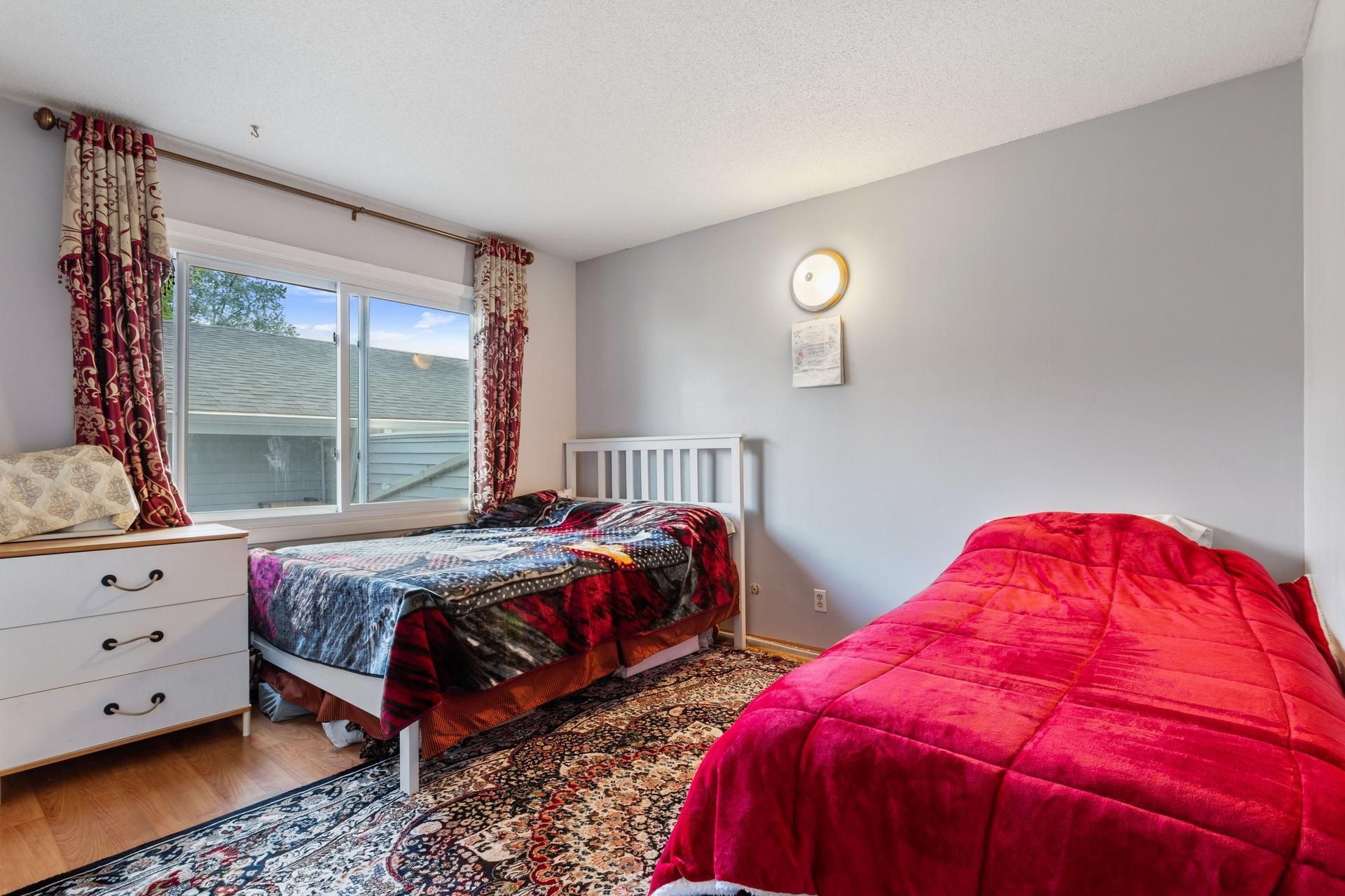142 Canabury Court