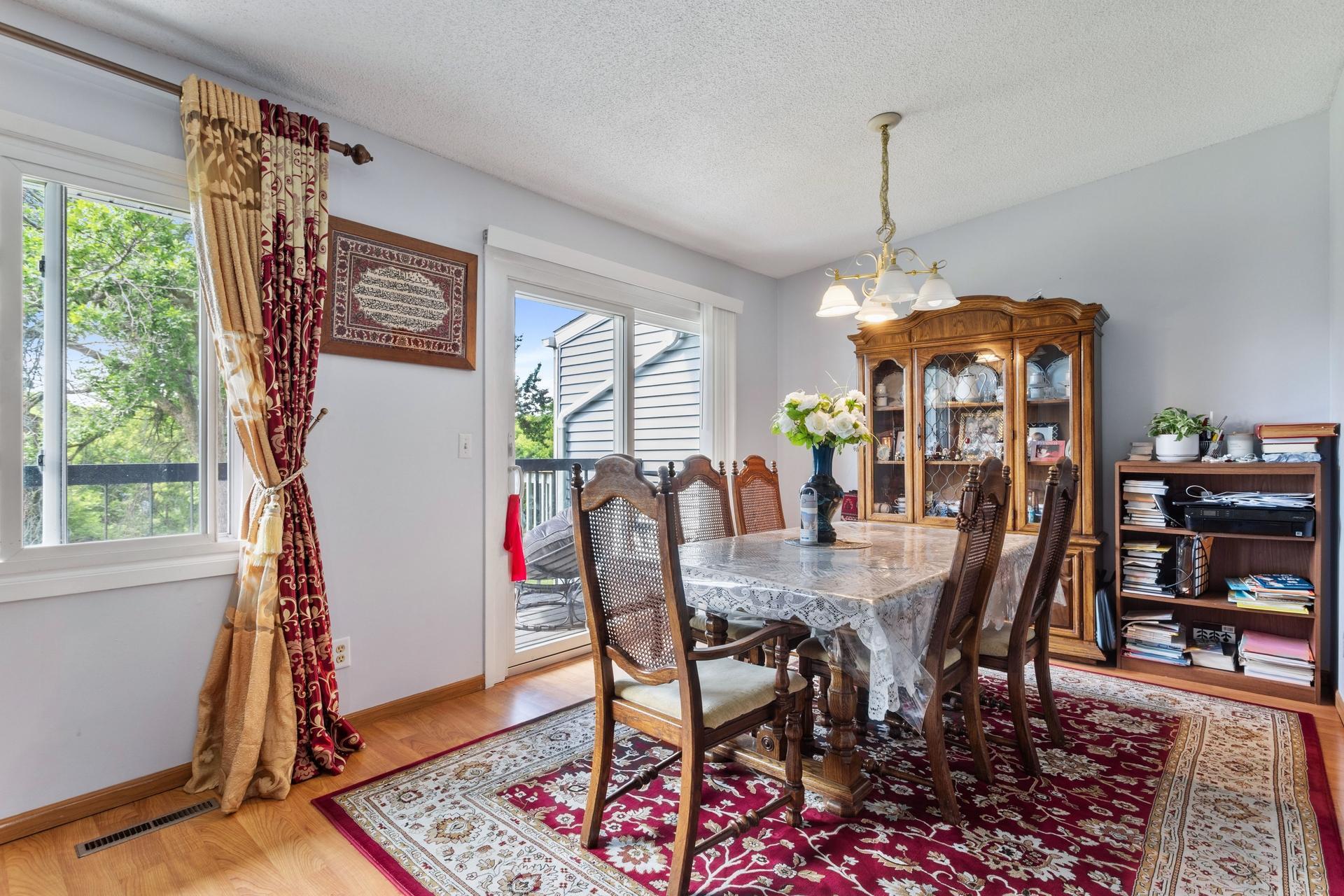 142 Canabury Court
