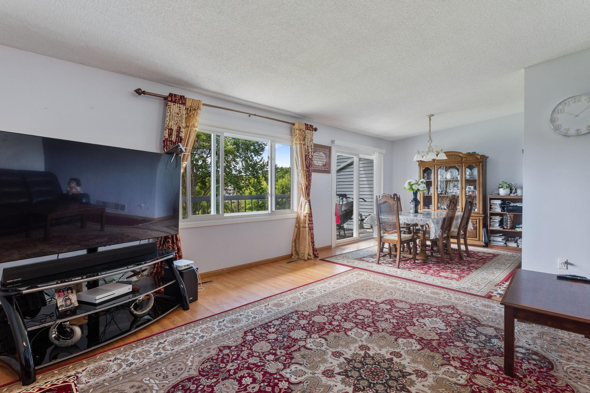 142 Canabury Court