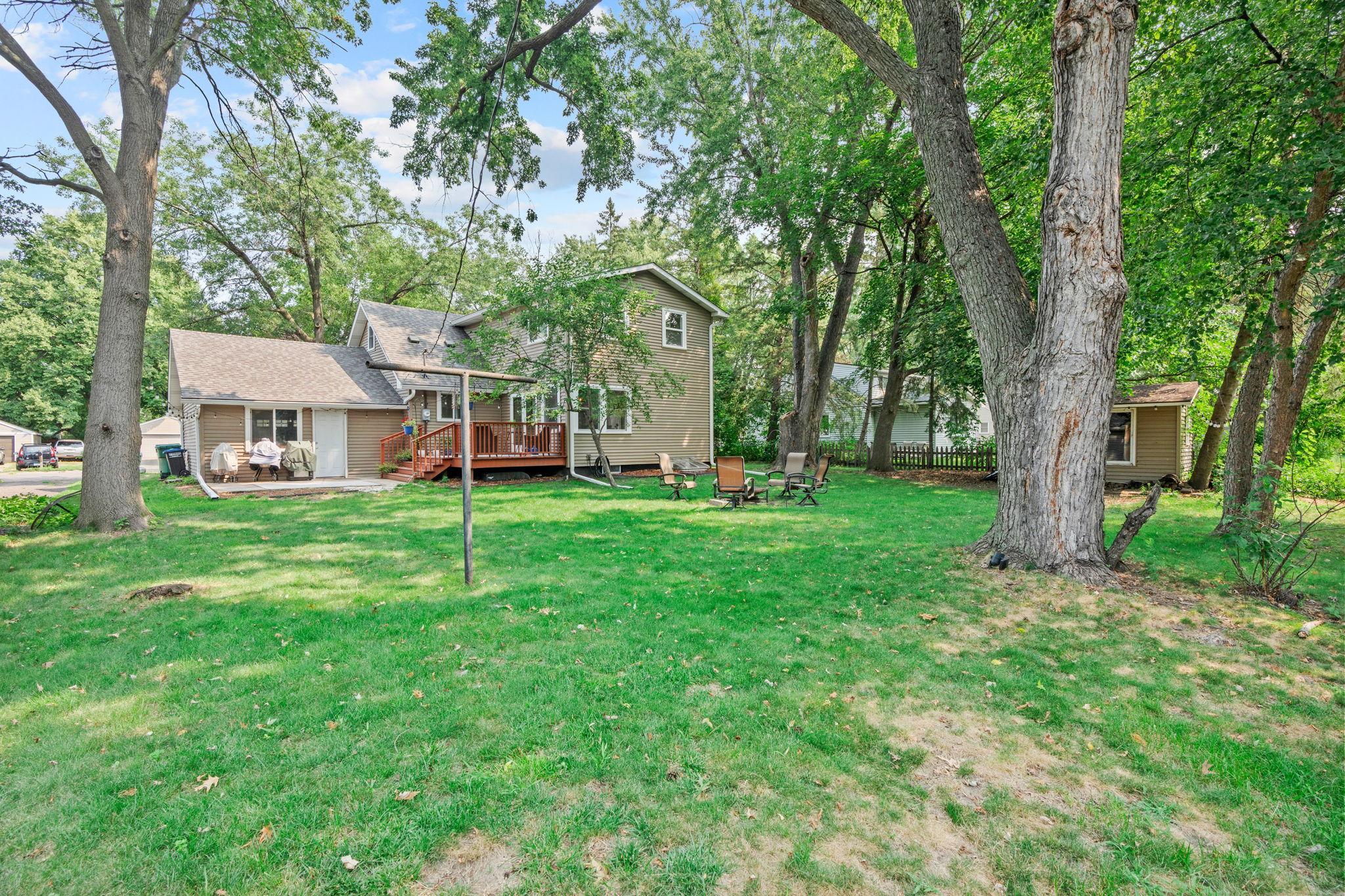 832 Lovell Avenue W