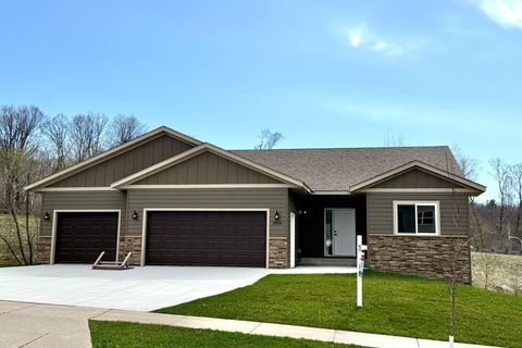 Photo of 2804 Oak Lawn Drive, Northfield, MN 55057 (MLS # 7020459)