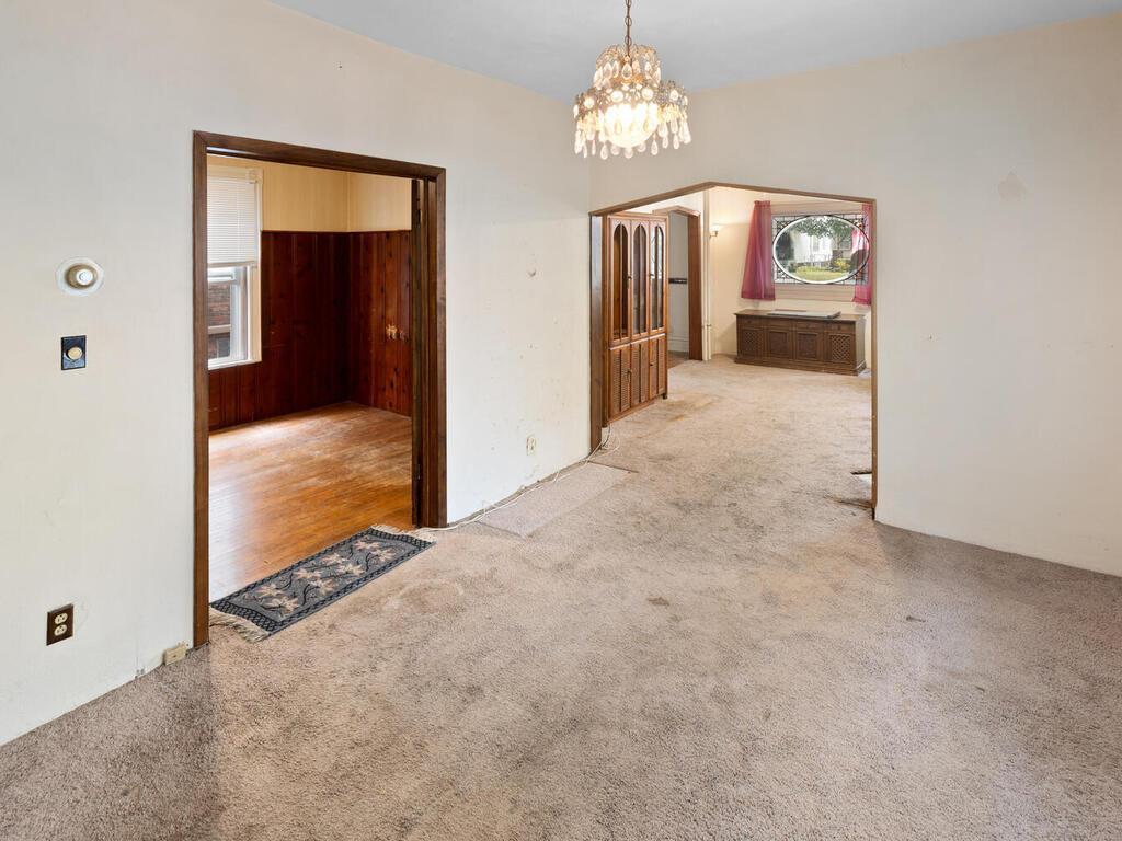 1037 Saint Clair Avenue