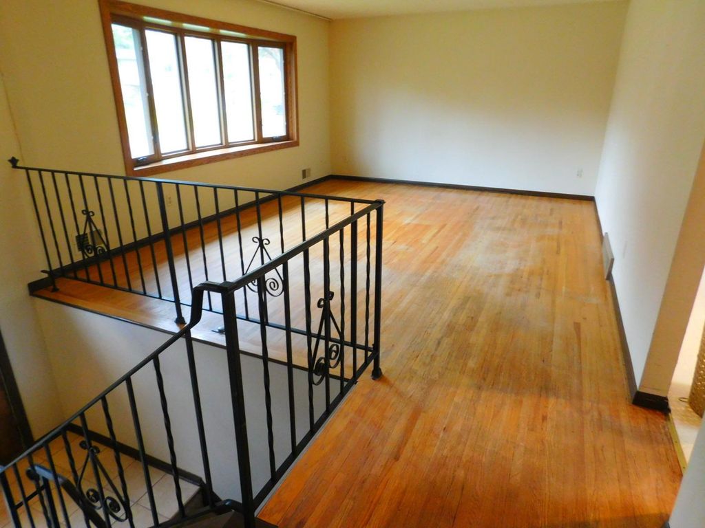 Photo of 931 Dawn Avenue, Shoreview, MN 55126 (MLS # 7068957)