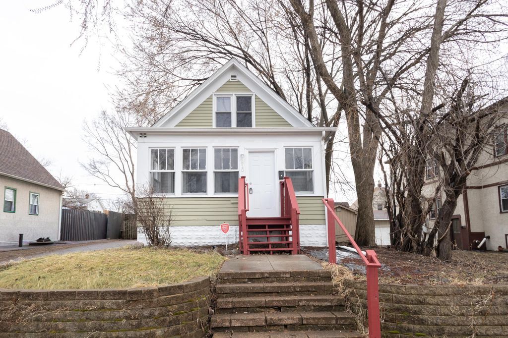 Photo of 810 Concordia Avenue, Saint Paul, MN 55104 (MLS # 7053852)