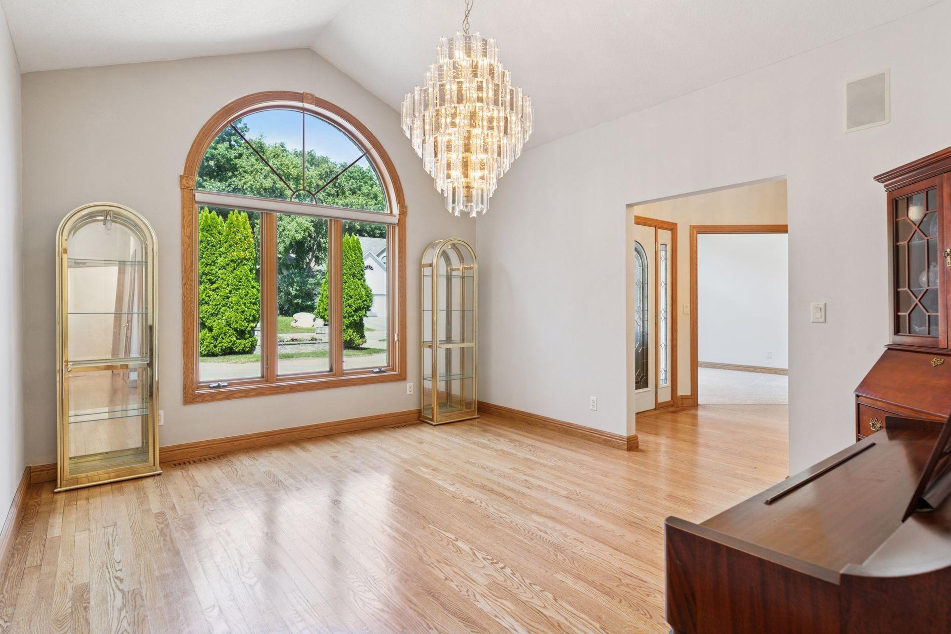 5938 Burke Trail
