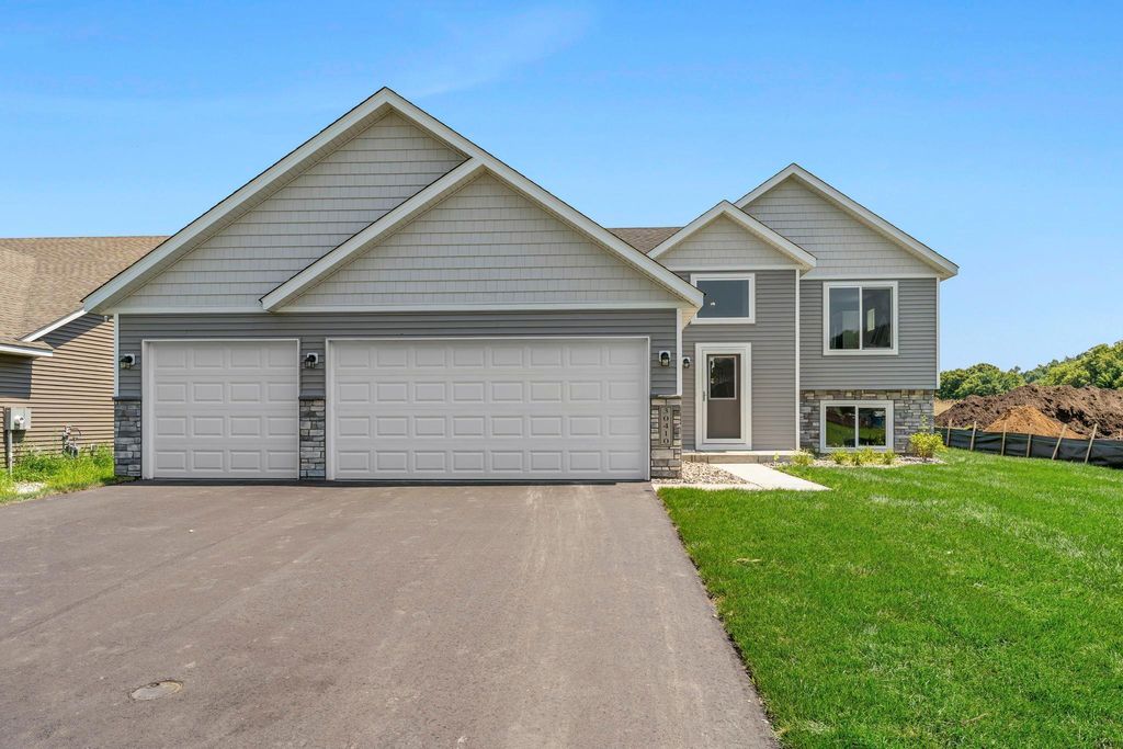 Photo of 605 Sienna Drive, Watertown, MN 55388 (MLS # 7006990)