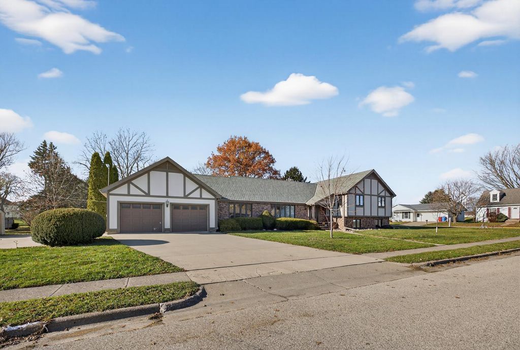 Photo of 75 Wilson Street, Lewiston, MN 55952 (MLS # 6821691)