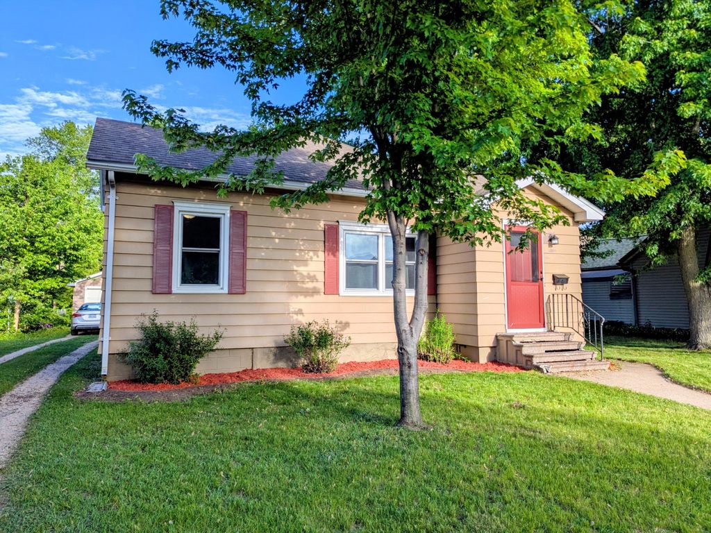 Photo of 464 Grand Street, Winona, MN 55987 (MLS # 7066945)