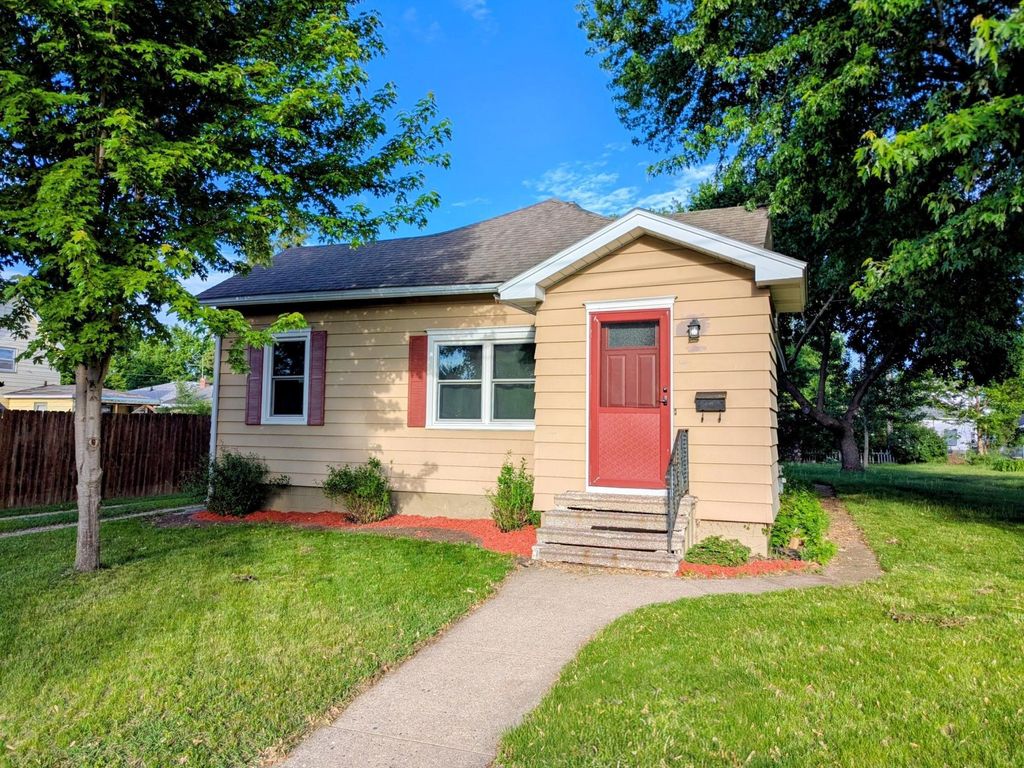 Photo of 464 Grand Street, Winona, MN 55987 (MLS # 7066945)