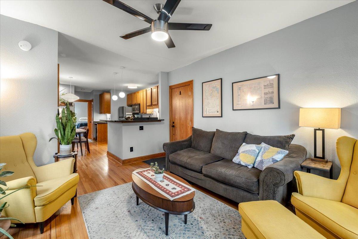 2701 Harriet Avenue 202