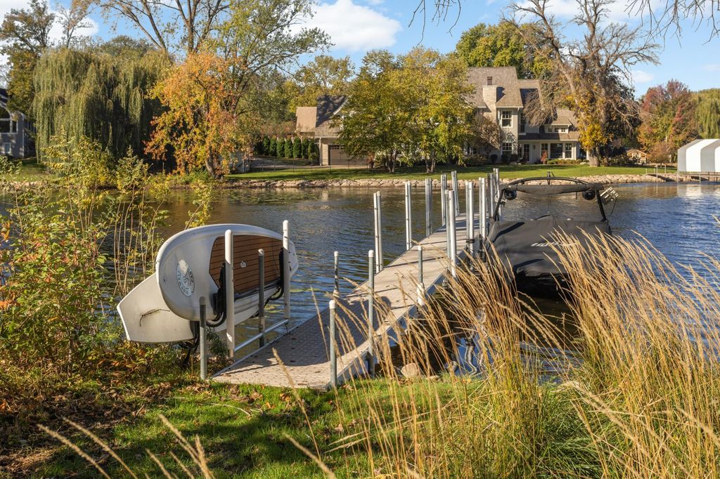 Photo of 3133 Fairchild Avenue, Wayzata, MN 55391 (MLS # 6822093)