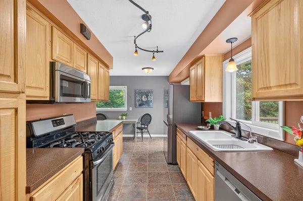 13905 STEVEN RD, BURNSVILLE, MN 55337 - Image 4f6e9d3d8d55d02ece59ad023edbe5cd/1151857585