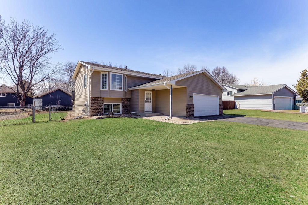 Photo of 11874 Jonquil Street NW, Coon Rapids, MN 55433 (MLS # 7047159)